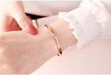 Load image into Gallery viewer, Circle Bar Bracelet For Women Charm Bracelet Watch -  flower world